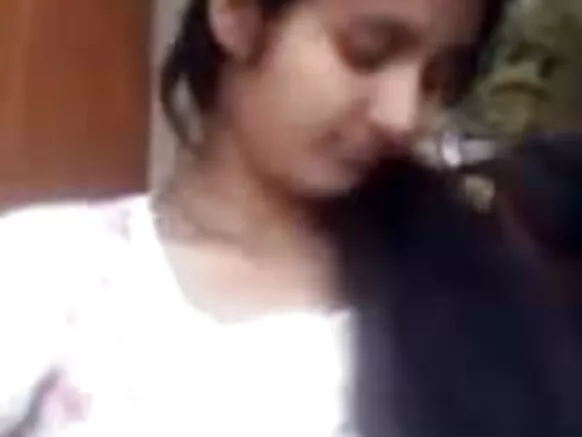माझी मैत्रीण आश्चर्यकारकपणे मोबाईल बॉडी देते....0003