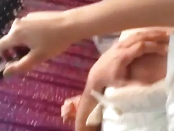 मुस्लीम देसी देसी मुलगी तिच्या बॉयफ्रेंडला मोठ्यांसाठी सेक्सी चित्रपटाचा आनंद घेत आहे