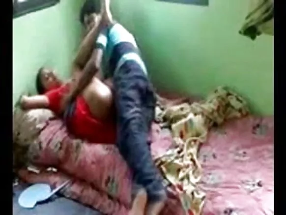 देसी मुलगा घरी वेश्या चोदतो