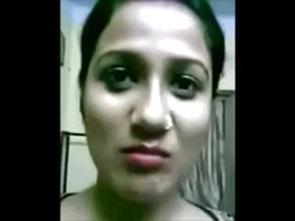 india beautiful woman showing sexy movie hd स्त्री उघडे बुब्स बुब्स