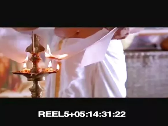 नंदना सेनने टॉपलेस सेक्सी हिंदी फिल्म सेक्सी रसिया - टॉपलेसमध्ये पूर्ण स्तन दाखवले