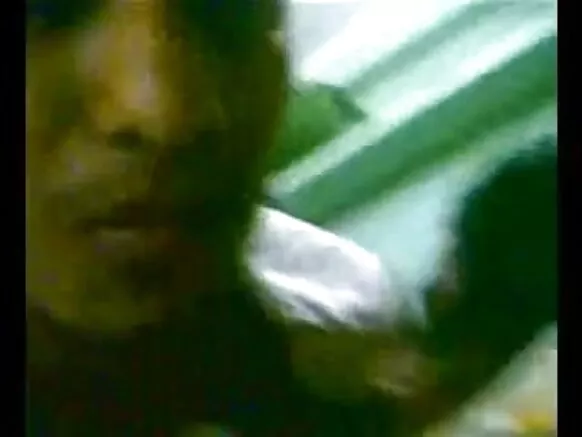 Indian sex movie आंटी तिच्या पुतण्याला नाही तर मावशीला चोदत आहे...