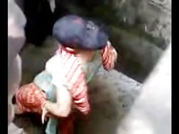 सुंदर स्तनांसह सुंदर मोबाइल मुली बाहेरच्या व्हिडिओमध्ये आंघोळ करताना शेजाऱ्याचा सेक्सी व्हिडिओ फोटो