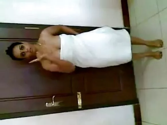 भारतीय सेक्सी महिला पूर्ण एचडी इंग्रजी होममेड शो