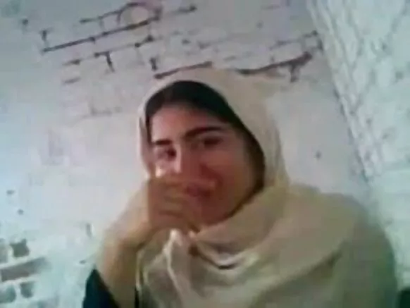 सेक्सी अरबी हिजाबी मुस्लिम बायकोची फसवणूक आणि फस शेजारी हॉट नेबर सेक्सी फिल्म