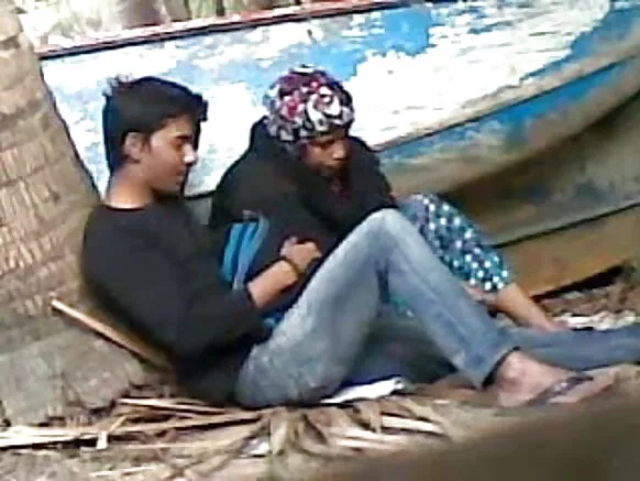 बांगलादेशी तरुण आंटी आंटीसोबत इंडोस्थेनिक सेक्स फिल्म