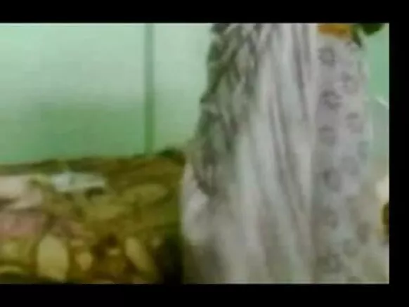 उत्तर भारतातील आंटी sirvienta तिच्या प्राइम सेक्सी हिंदी चित्रपटात fucked