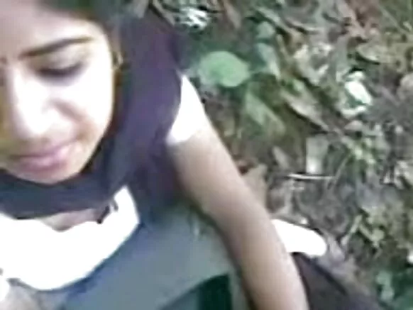 S.Indian मल्लू युनिव्हर्सिटीची मुलगी blowjob नंतर तिच्या बॉयफ्रेंडचे प्राणी सेक्सी कम गिळते
