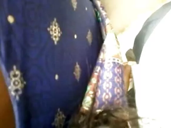 tamilnadu aunty english sex sex movie सार्वजनिक गर्दीत पब्लिक पेंढा