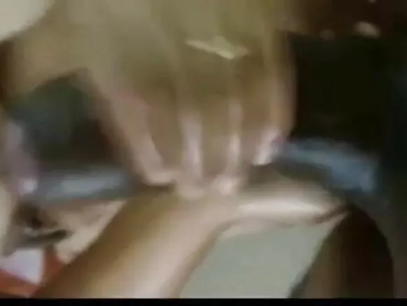 देसी हिंदी सेक्स फोटो बायकोने शेअर केला त्याच बेडरूमच्या बेडवर