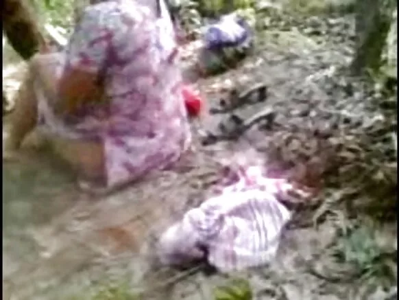 देसी रांडी की चुदाई भोजपुरी सेक्सी चित्रपट भोजपुरी आउटडोअर देसी