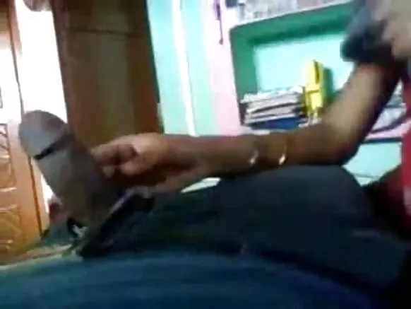 मला सेक्सी-सेक्सी चित्रपट जोडप्यासाठी आंटी इंडिया हवी आहे