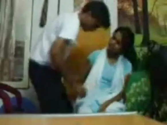 किशोरांनी गुजराती सेक्सी फोटो फिल्मचा आनंद लुटला