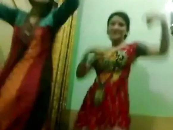 हॉट नग्न आंटीला पाकिस्तानी डान्सची मजा येते सेक्सी फिल्म bf हिंदी