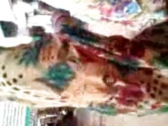 english tamil photo sexy video मारवाडी आंटी बस मध्ये तिचे बुब्स दाखवत आहे